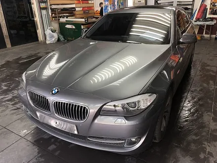 BMW528i 전체랩핑 가격 상담후 티타늄브러쉬 랩핑으로 결정 / 서울 서대문