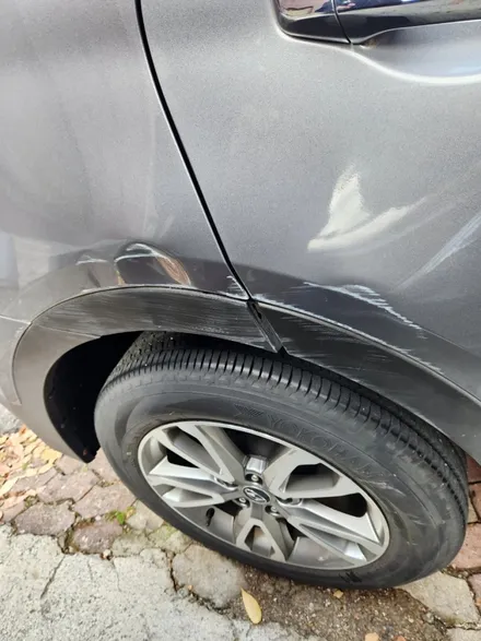 자동차 기스 흠집 제거 비용 / 티볼리 전체 랩핑 제거 광택 / bmw 530i 움푹 들어간곳 덴트 복원 수리점 견적 / 서울 서대문구