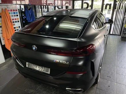 BMW X6 M50d 전체랩핑 [에이버리 사틴블랙] / 서울 서대문