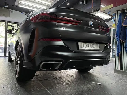 BMW X6 M50d 전체랩핑 [에이버리 사틴블랙] / 서울 서대문