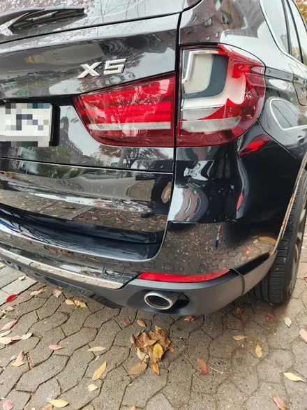 자동차 덴트 복원 벤츠 eqe 찌그러진 문 펴기 / bmw x5 범퍼 교체 트렁크 판금도색 / 벤츠 e300 전체 광택 썬팅 블랙박스 비용 시공 전문점 / 서울 서대문구