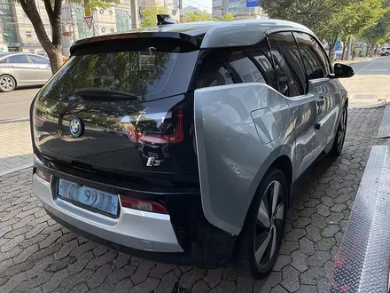 BMW i3 전체랩핑 다이아몬드 화이트 레드 포인트랩핑 / 서울 서대문