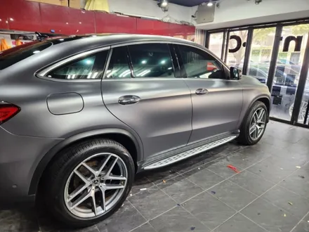 벤츠 gle 전체랩핑 // 자동차 긁힘 자차 보험 수리 아우디 찌그러진 휀더 범퍼 판금도색 // bmw 530i 앞유리 열차단 썬팅 가격 / 서울 서대문구