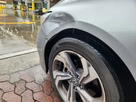 혼다 어코드 주차장 접촉사고 자차 보험수리 찌그러짐 휠 복원 / bmw 320d 찍힌 문 덴트 복원 / 벤츠 s580 마이바흐 투톤 랩핑 / 서울 서대문구