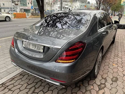 전체랩핑으로 차량색상변경 벤츠S560 사틴블랙랩핑 / 서울 서대문구