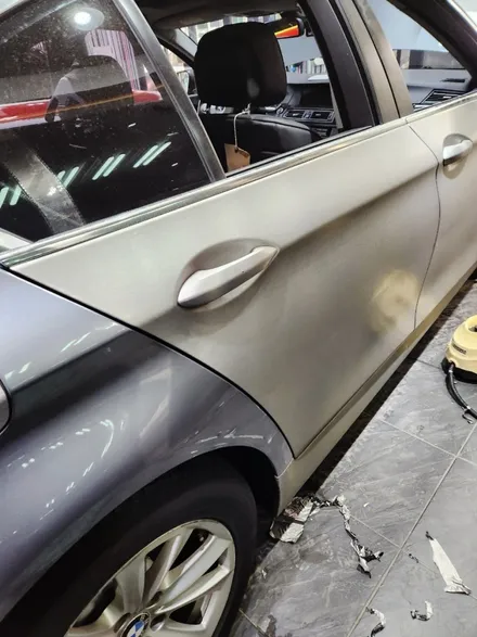 수입차 bmw 사고 수리 랩핑 제거 광택 / 디펜더 판금도색 덴트 // bmw 330e 문짝 교체 없이 복원 수리비 / 서울 서대문구
