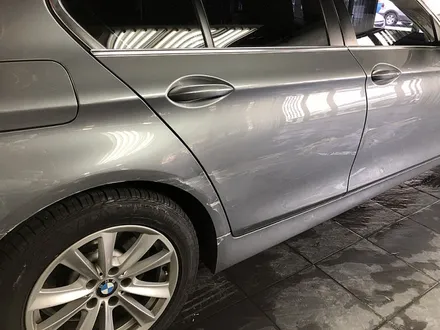 BMW528i 전체랩핑 가격 상담후 티타늄브러쉬 랩핑으로 결정 / 서울 서대문