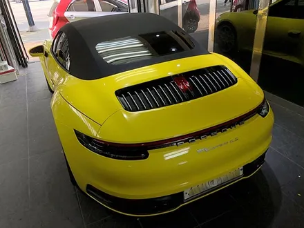 포르쉐911 카레라4s 전체랩핑 글로스옐로우 / 서울 서대문