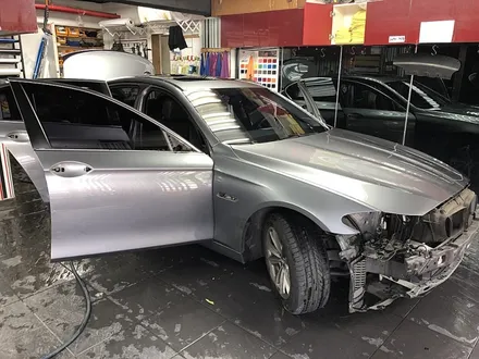BMW528i 전체랩핑 가격 상담후 티타늄브러쉬 랩핑으로 결정 / 서울 서대문