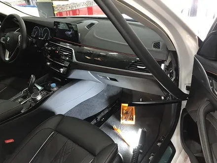 BMW530i 보조배터리 / 블랙박스 장착 [아이나비QXD3000프로 / 에코파워팩20C] / 서울 서대문