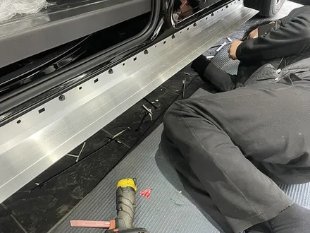 4세대 카니발 사이드스탭 (튜온) 장착 / 서울 서대문