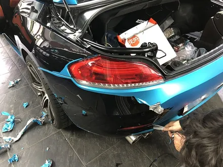 BMW Z4 랩핑보수 뒷범퍼/뒤휀다 부분랩핑 [3M 사틴오션심머] / 서울 서대문