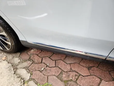 자동차 덴트 복원 벤츠 eqe 찌그러진 문 펴기 / bmw x5 범퍼 교체 트렁크 판금도색 / 벤츠 e300 전체 광택 썬팅 블랙박스 비용 시공 전문점 / 서울 서대문구