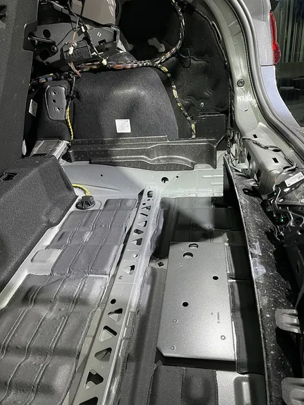 자동차방음 시공으로 노면소음감소 BMW120d / 서울 서대문구
