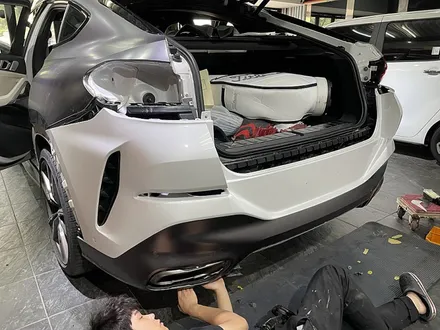 BMW X6 범퍼복원 / 뒷범퍼 랩핑 재시공 [전체랩핑 차량사고] / 서울 서대문구