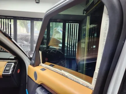 차량 앞유리 교체 썬팅 디스커버리 5 열차단 / 벤츠 s580 주차장 접촉사고 보험처리 대물 / 미니쿠퍼 범퍼 긁힘 본넷 찌그러짐 판금도색 수리 / 서울 서대문구