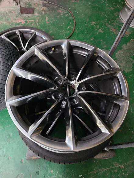 원조[부산휠복원][부산휠수리]BMW Z4 19인치 휠수리 휠복원 다야컷팅 재생하기! / 부산 기장군