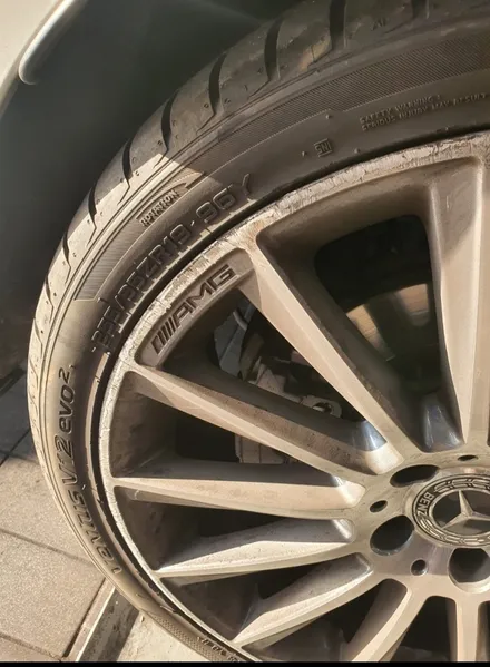 원조[부산휠복원]벤츠 C200AMG 19인치 순정휠 주차상처 휠수리 휠복원 휠도색 작업! / 부산 기장군