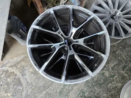 원조[부산휠도색] BMW 20인치 매매상사용 블랙유광 20만 묻지 마 작업! / 부산 기장군