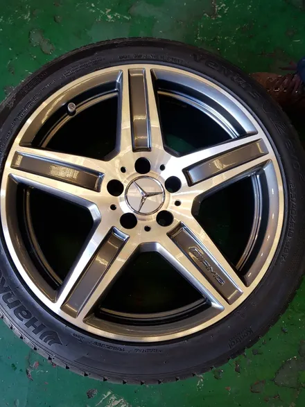 원조[부산휠복원][부산휠수리][부산중고휠] 벤츠E63AMG 18인치 주차상처 휠수리-휠복원-다야컷팅 재생! / 부산 기장군