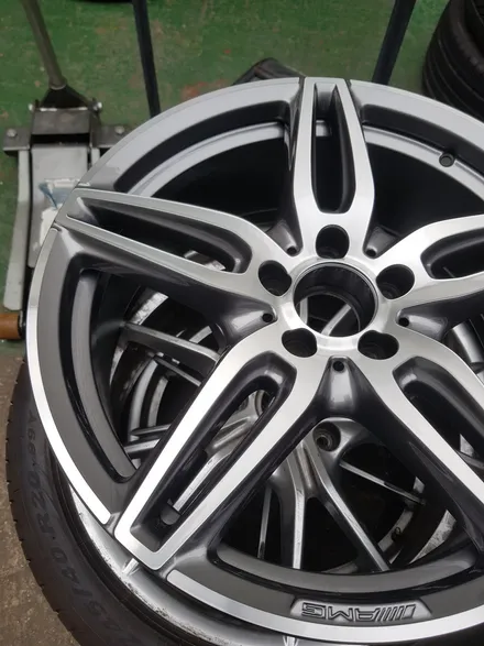 원조[부산휠복원][부산휠수리]벤츠E350Amg 19인치 주차상처 휠수리 휠복원 다야컷팅 재생하기! / 부산 기장군