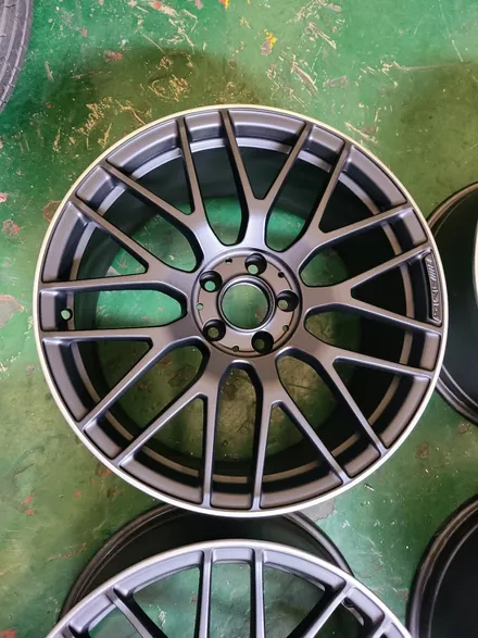 원조[부산휠수리][부산휠복원]벤츠 C63Amg 단조포밍휠 주차상처 수정 무광블랙 분체도장! / 부산 기장군