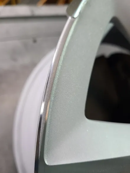 원조[부산휠복원][부산휠수리]BMW Z4 19인치 휠수리 휠복원 다야컷팅 재생하기! / 부산 기장군