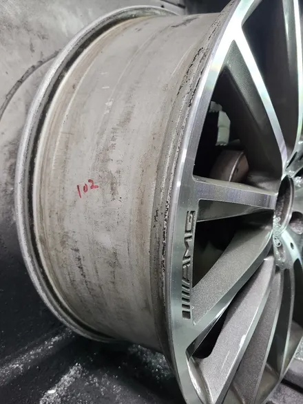 부산휠복원 since2006.[원조] 부산휠수리 since2006.[원조] 벤츠 C250Amg 19인치 휠수리 휠복원 다야컷팅 재생하기! / 부산 기장군