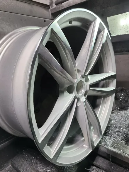 [원조]부산휠복원 BMW G바디 7시리즈 647M 휠수리 휠복원 비용? / 부산 기장군