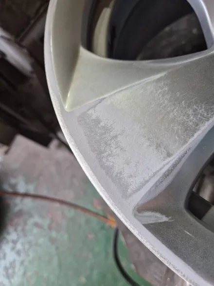 원조[부산 휠 도색]  BMW 묻지 마! 5만 원 블랙 유광 휠 도색 작업! / 부산 기장군