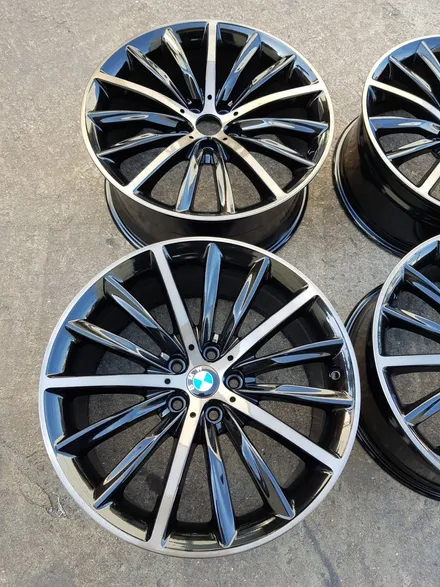 [원조][부산휠수리][부산휠복원]}부산중고휠]BMW G30 530i 럭셔리19인치 주차상처 휠수리/휠복원/다야몬드컷팅 재생 / 부산 기장군