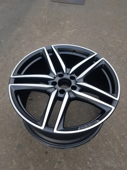 원조[부산휠복원][부산휠수리] 벤츠E63amg 20인치 주차상처 휠수리 휠복원 다야컷팅재생! / 부산 기장군