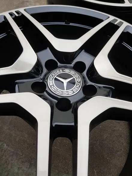 원조[부산휠복원][부산휠수리]벤츠E63Amg 19인치 단조포밍휠 주차상처 휠수리 휠복원 다야컷팅 재생하기! / 부산 기장군