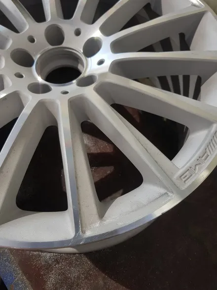 원조[부산휠복원][부산휠수리]벤츠 C200Amg 19인치 주차상처 휠수리 휠복원 다야컷팅 재생하기! / 부산 기장군