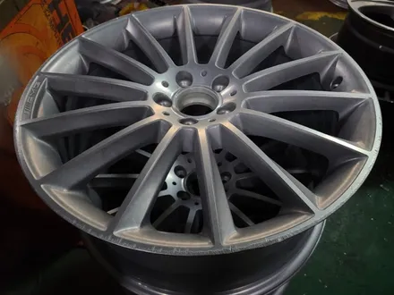 원조[부산휠복원] 벤츠 E400 AMG 휠굴절 핸들떨림 차체떨림 휠바란스교정 / 부산 기장군