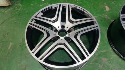 [부산휠수리][부산중고휠]벤츠MI63amg 21인치 주차상처 용접가공 다야컷 재생 / 부산 기장군