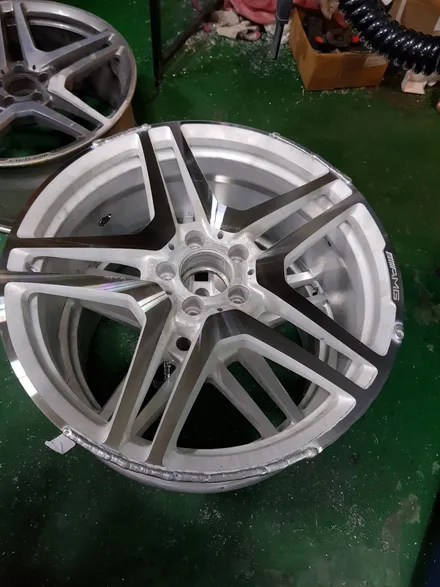 원조[부산휠복원][부산휠수리] [벤츠휠복원.[벤츠휠수리]벤츠w221-S63amg 20인치 단조 포밍휠 주차상처 휠수리/휠복원/다야컷팅재생! / 부산 기장군