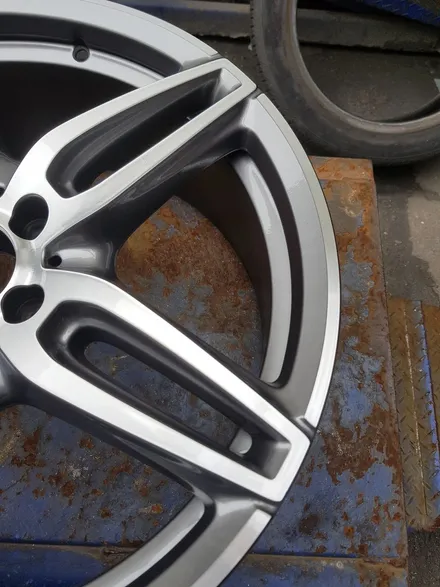 원조[부산휠복원][부산휠수리]벤츠E350Amg 19인치 주차상처 휠수리 휠복원 다야컷팅 재생하기! / 부산 기장군