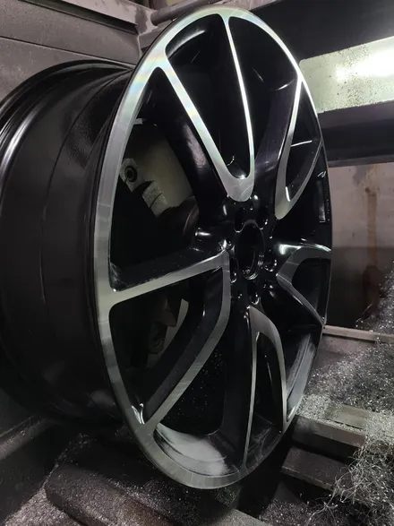 원조[부산휠복원]벤츠GLC43 AMG 21인치 주차상처 휠수리 휠복원 휠도색 / 부산 기장군