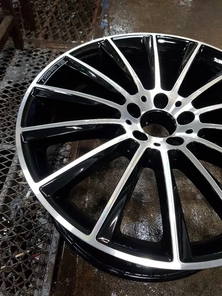 [부산휠복원][부산휠수리][부산중고휠][부산휠도색] 벤츠GLC220 AMG 휠수리 휠복원 / 부산 기장군