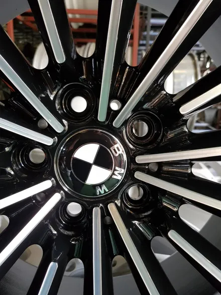 [원조][부산휠수리][부산휠복원][부산중고휠]BMW F시리즈19인치 750단조 포밍휠 주차상처 휠수리/휠복원/다야컷팅재생! / 부산 기장군