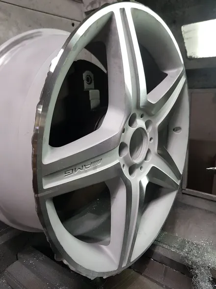 원조[부산휠복원][부산휠수리]벤츠S350amg19인치 주차상처 휠수리/휠복원/다야컷팅 재생하기! / 부산 기장군