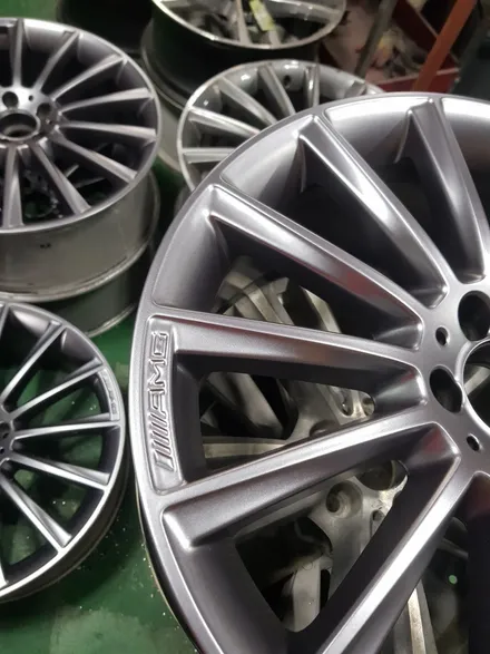 원조[부산휠복원][부산휠수리]벤츠 C200Amg 19인치 주차상처 휠수리 휠복원 다야컷팅 재생하기! / 부산 기장군