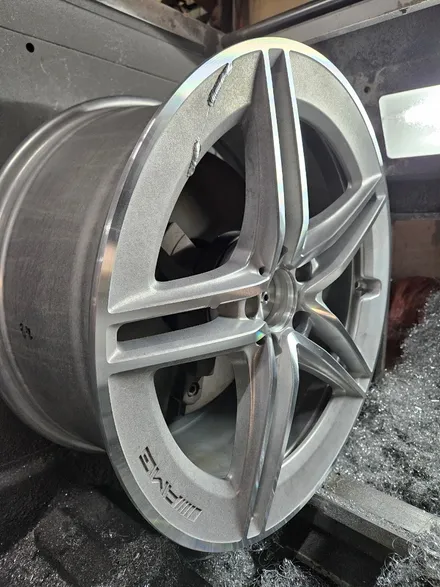 원조[부산휠복원]벤츠 CLA45 AMG 휠 복원 작업! / 부산 기장군
