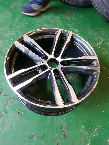 [원조]부산휠복원 BMW 430 19인치 704M 주차상처 휠수리 휠복원 다야컷팅 재생하기! / 부산 기장군