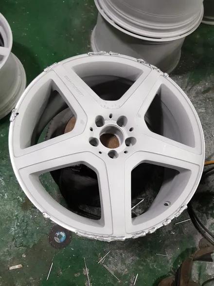 원조[부산휠복원][부산휠수리]벤츠S63amg 20인치 주차상처 휠수리/휠복원/휠도색 / 부산 기장군