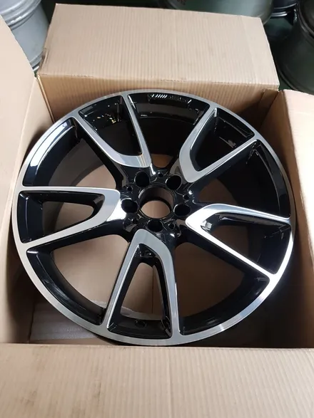 원조[부산휠복원][부산휠수리] 벤츠E43amg 20인치 주차상처 휠수리 휠복원 다야컷팅 재생하기 / 부산 기장군