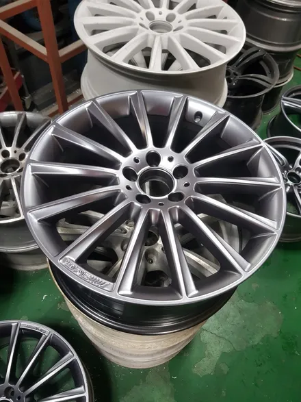 원조[부산휠복원][부산휠수리]벤츠 C200Amg 19인치 주차상처 휠수리 휠복원 다야컷팅 재생하기! / 부산 기장군