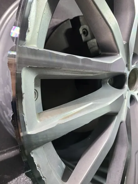 원조[부산휠복원] BMW X7 22인치 순정휠 사고건 휠수리 휠복원 휠도색 작업! / 부산 기장군