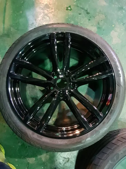 [부산휠수리][부산휠복원][부산휠도색][부산중고휠] BMW G시리즈647M 주차상처 수정후 블랙유광 커스텀 도장! / 부산 기장군